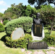 黎焕颐纪念碑：诗魂永驻，岁月铭记